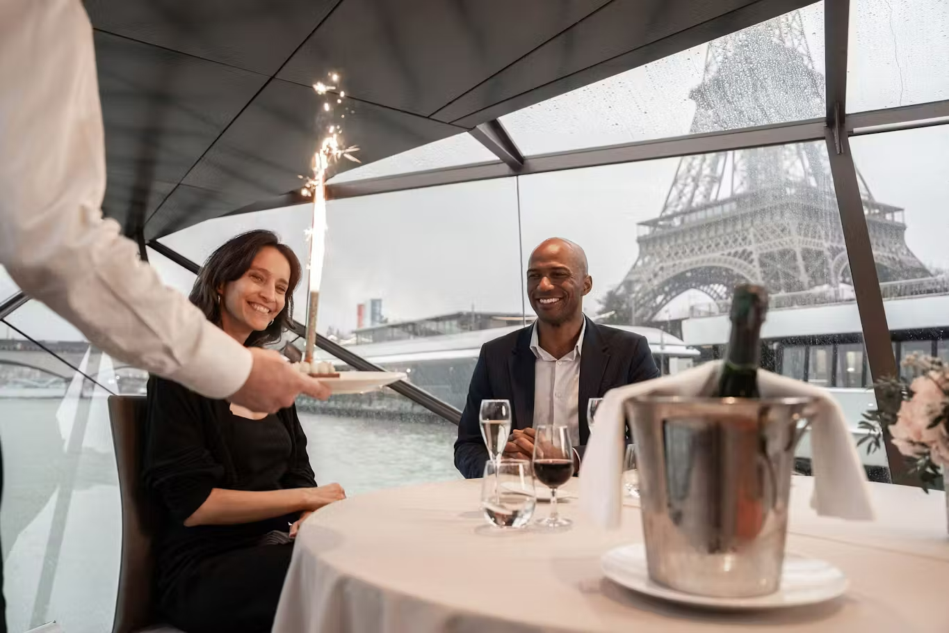 Best Seine Dinner Cruises: Menus, Window Seats, and What’s Worth It