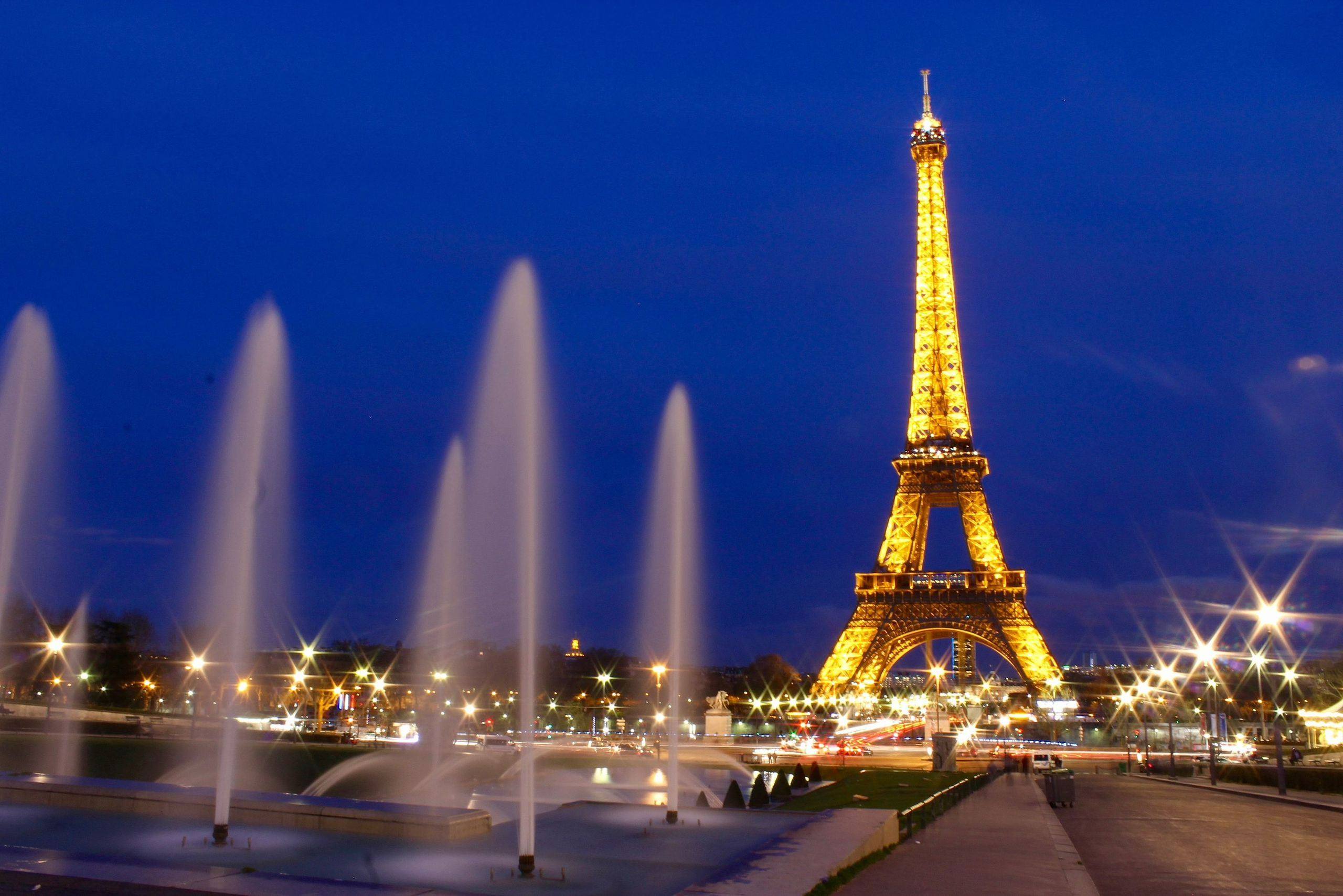 Eiffel Tower Drawing Room