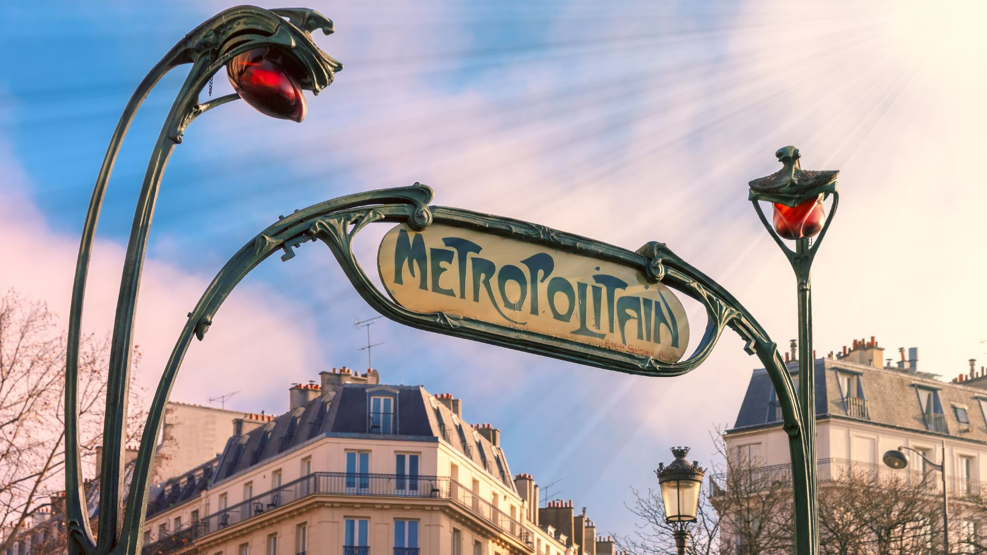How to Get to Bateaux‑Mouches (Pont de l’Alma): Metro, RER, Bus, Walk, Parking